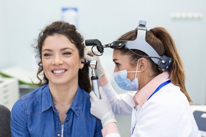 Ušni vosak (cerumen) – zašto ga imamo i kako izvući vosak iz ušiju?