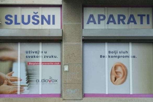 Izlog Audiovox predstavništva u Novom Sadu 2, na Limanu